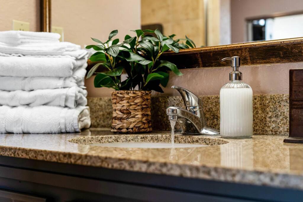 Designer Corner 3br/2ba - Disney, Universal, Convention Center & Seaworld Appartement *